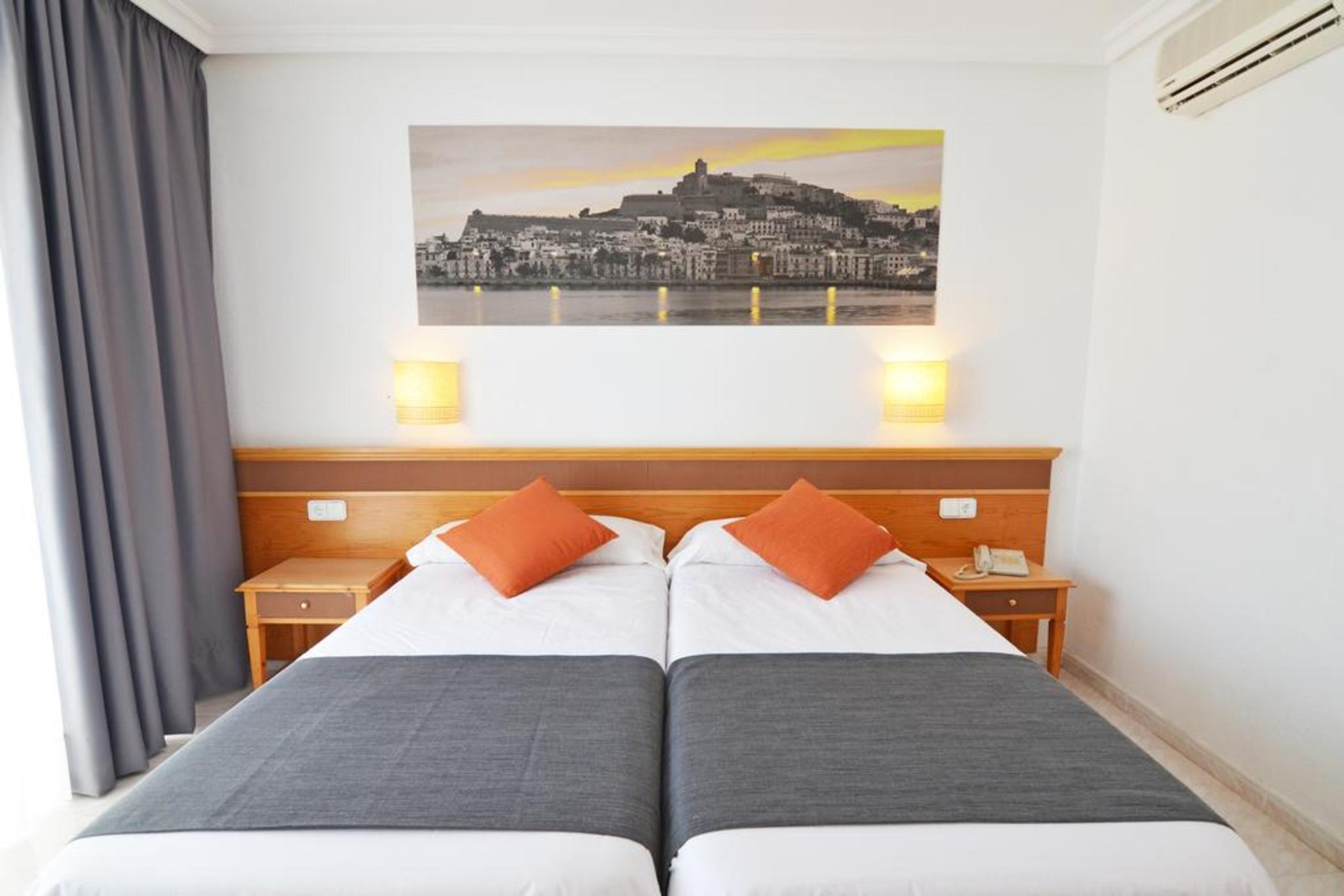 Hotel Vibra Mare Nostrum Playa d'en Bossa Ngoại thất bức ảnh